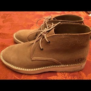 Men’s size 9 Ugg suede chukka boots